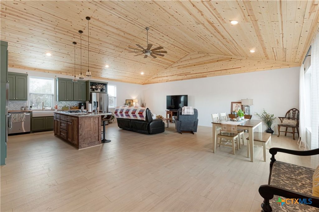 1441 County Road 111, Lampasas, TX 76550