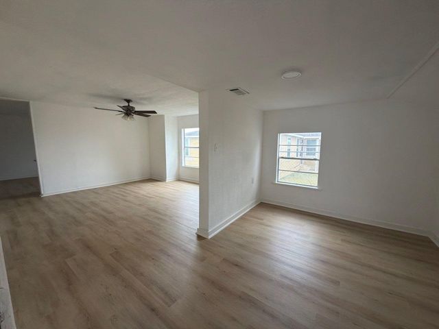 121 N Spooner Street, Pasadena, TX 77506