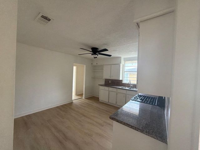 121 N Spooner Street, Pasadena, TX 77506