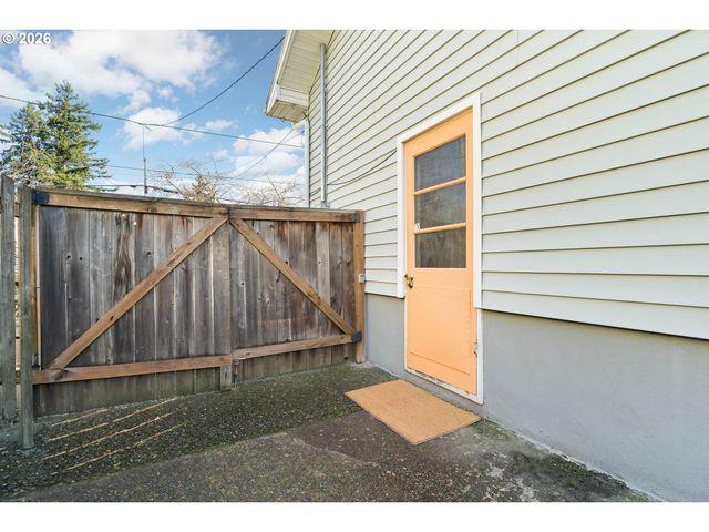 3215 Ne 63RD Ave, Portland, OR 97213