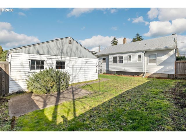 3215 Ne 63RD Ave, Portland, OR 97213