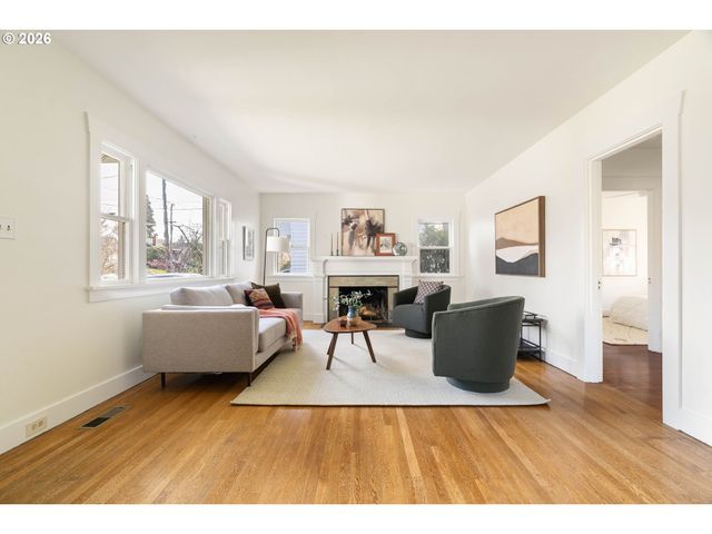 3215 Ne 63RD Ave, Portland, OR 97213