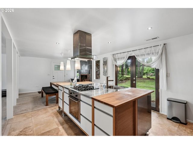 18995 S GRASLE Rd, Oregon City, OR 97045