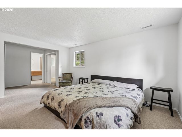 18995 S GRASLE Rd, Oregon City, OR 97045