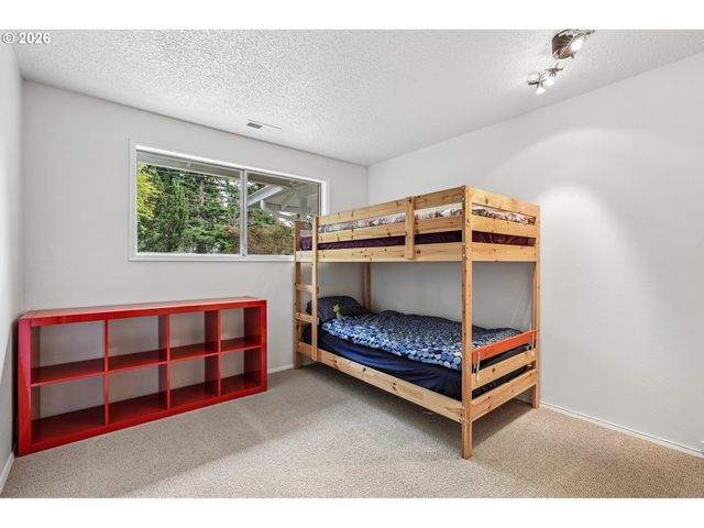 18995 S GRASLE Rd, Oregon City, OR 97045
