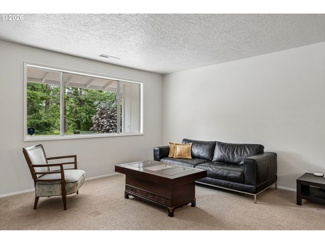 18995 S GRASLE Rd, Oregon City, OR 97045