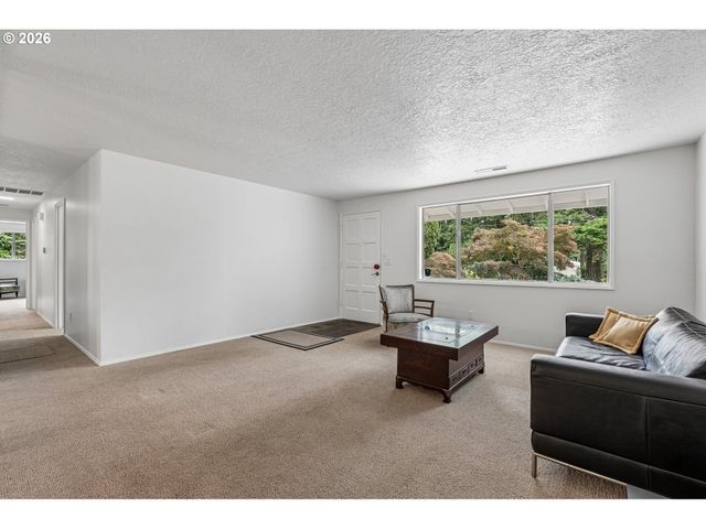 18995 S GRASLE Rd, Oregon City, OR 97045