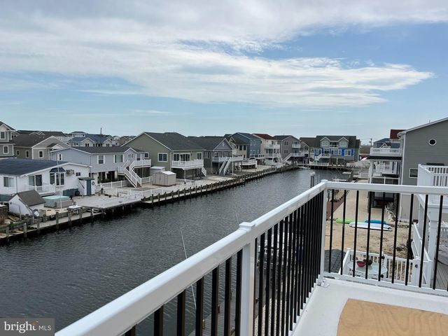 39 WEAVER DR, Manahawkin, NJ 08050