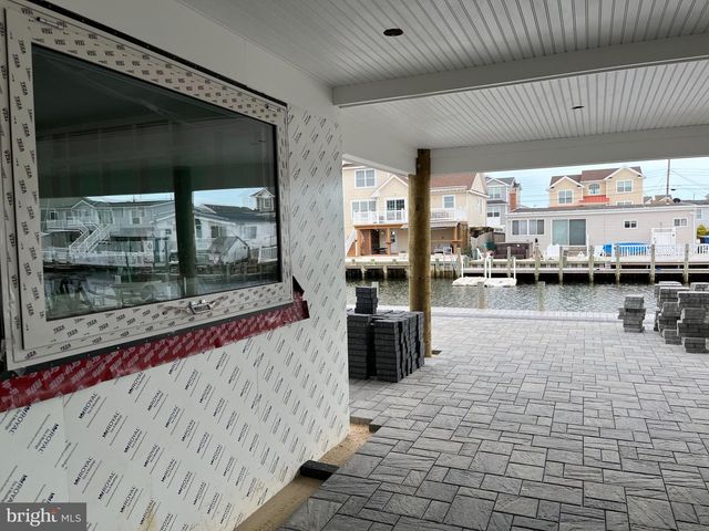 39 WEAVER DR, Manahawkin, NJ 08050