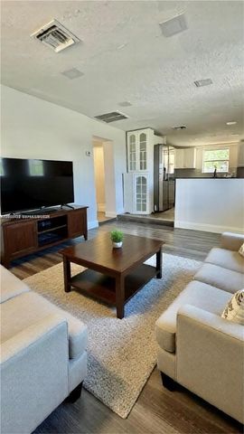 2701 NW 18th Ter A, Oakland Park, FL 33311