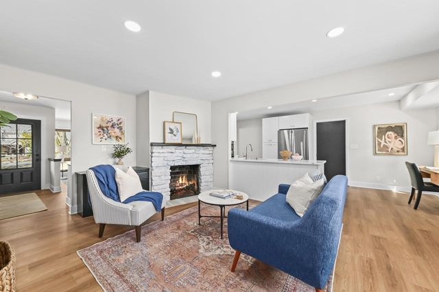 13002 N Phillip DRIVE, Mequon, WI 53097