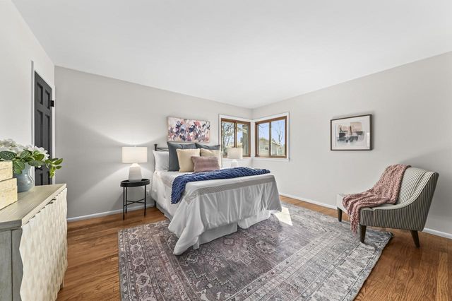 13002 N Phillip DRIVE, Mequon, WI 53097