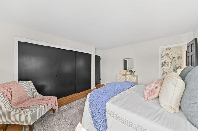 13002 N Phillip DRIVE, Mequon, WI 53097