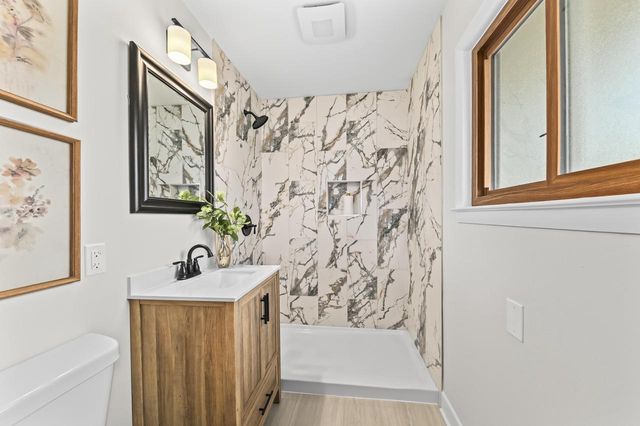 13002 N Phillip DRIVE, Mequon, WI 53097