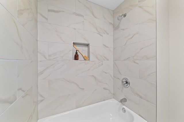 13002 N Phillip DRIVE, Mequon, WI 53097