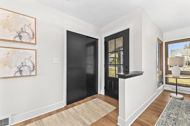 13002 N Phillip DRIVE, Mequon, WI 53097