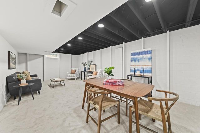 13002 N Phillip DRIVE, Mequon, WI 53097