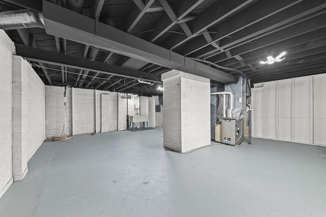 13002 N Phillip DRIVE, Mequon, WI 53097