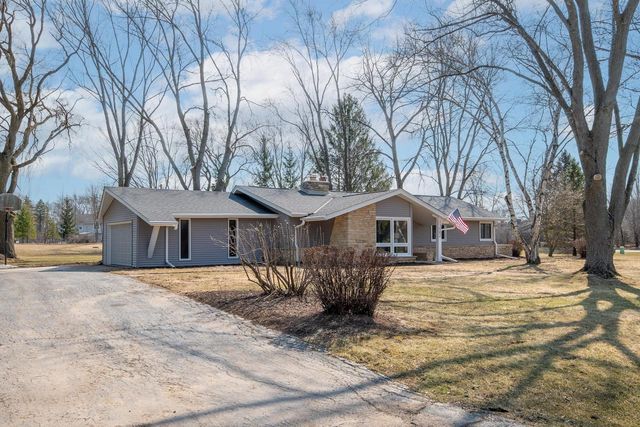 13002 N Phillip DRIVE, Mequon, WI 53097