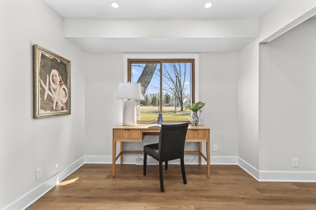 13002 N Phillip DRIVE, Mequon, WI 53097