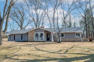 13002 N Phillip DRIVE, Mequon, WI 53097