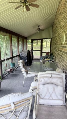 5260 New Cut Rd, Greenbrier, TN 37073