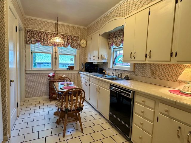 37 Stone Avenue, Bradford City, PA 16701