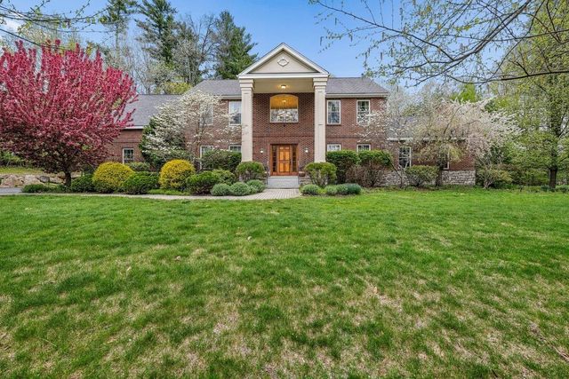 5 Millstone Terrace, Bedford, NH 03110