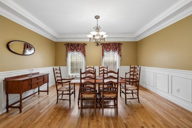 5 Millstone Terrace, Bedford, NH 03110