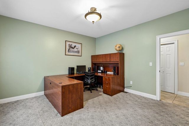 5 Millstone Terrace, Bedford, NH 03110