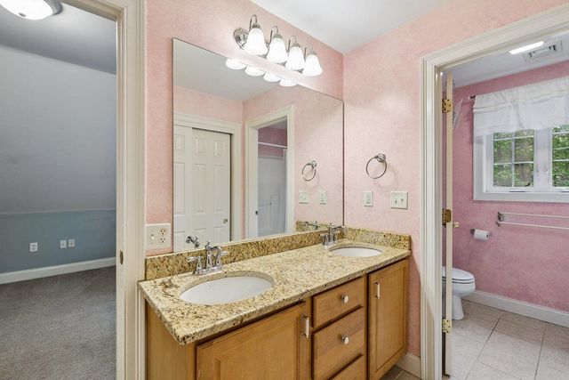 5 Millstone Terrace, Bedford, NH 03110