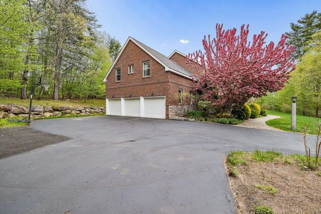 5 Millstone Terrace, Bedford, NH 03110