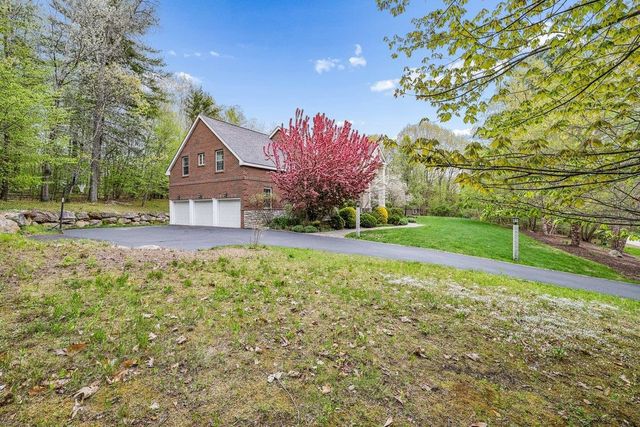 5 Millstone Terrace, Bedford, NH 03110