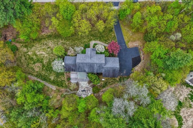 5 Millstone Terrace, Bedford, NH 03110