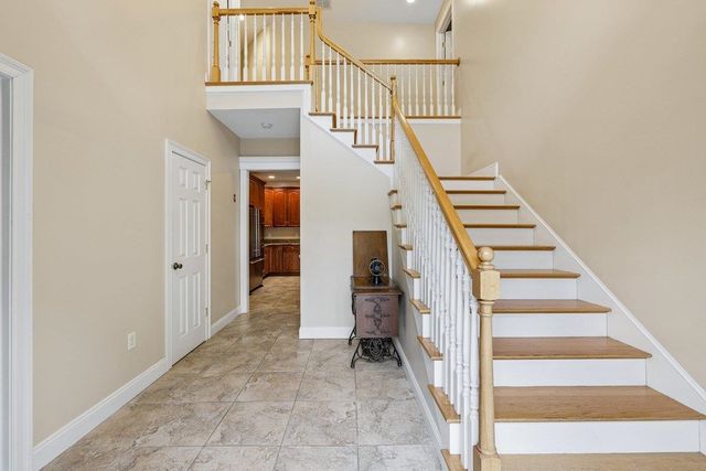5 Millstone Terrace, Bedford, NH 03110