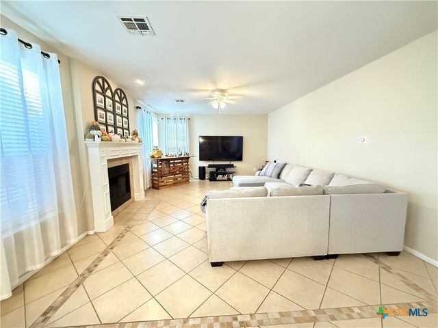 402 W Iowa Drive, Harker Heights, TX 76548