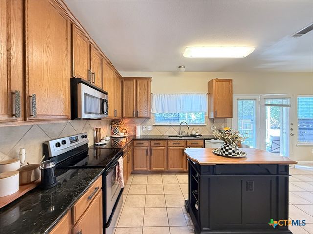 402 W Iowa Drive, Harker Heights, TX 76548