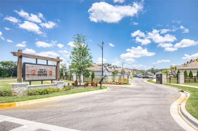 6736 RIPPLE POND LOOP, Zephyrhills, FL 33541