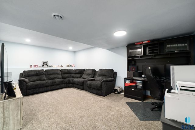 2026 ACE Ave Avenue, Brookings, SD 57006