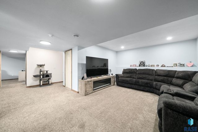 2026 ACE Ave Avenue, Brookings, SD 57006