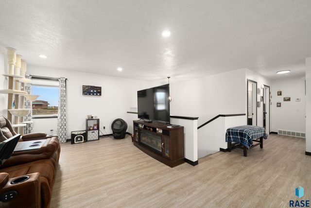 2026 ACE Ave Avenue, Brookings, SD 57006
