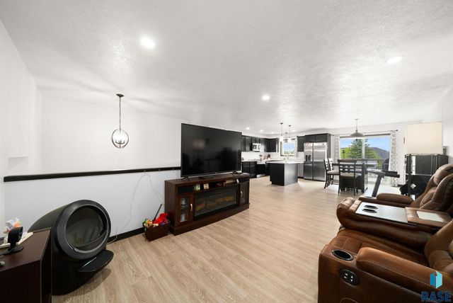 2026 ACE Ave Avenue, Brookings, SD 57006