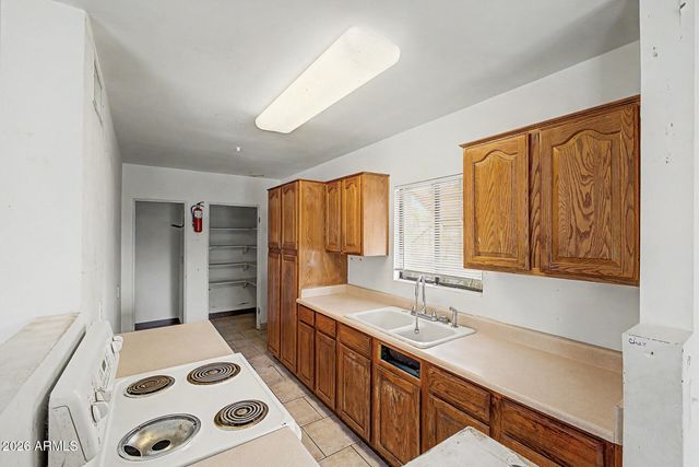 8103 N 11TH Street, Phoenix, AZ 85020