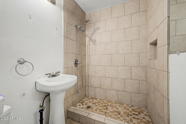 8103 N 11TH Street, Phoenix, AZ 85020