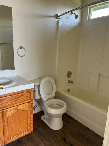 1401 Colleen Court, Tulare, CA 93274