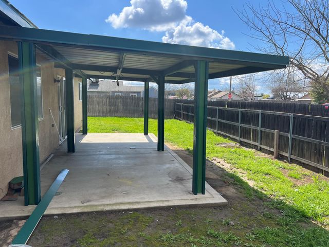1401 Colleen Court, Tulare, CA 93274
