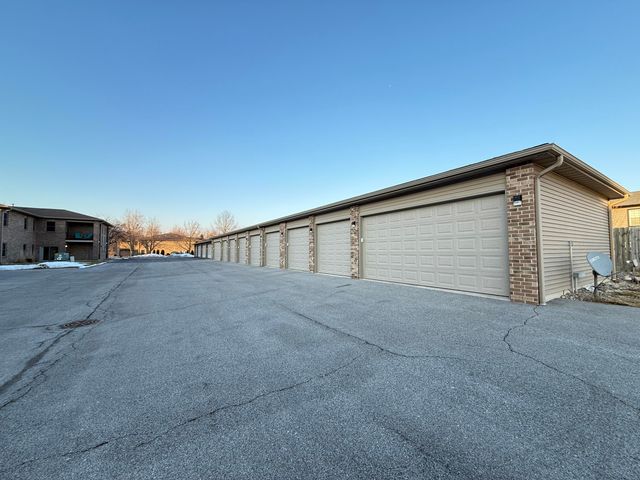 1346 Parke Drive, Crown Point, IN 46307