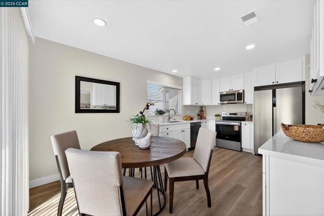 20 Fairway Ct, Pittsburg, CA 94565