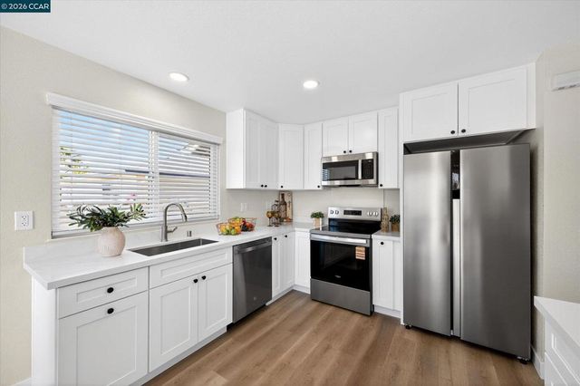 20 Fairway Ct, Pittsburg, CA 94565