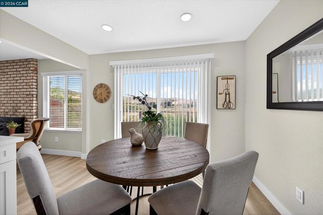 20 Fairway Ct, Pittsburg, CA 94565